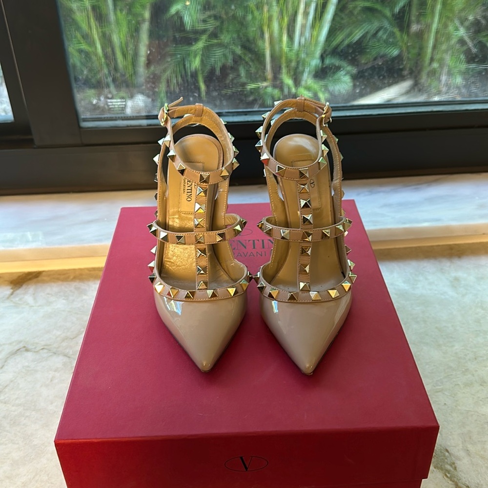 Valentino Rockstud Pump